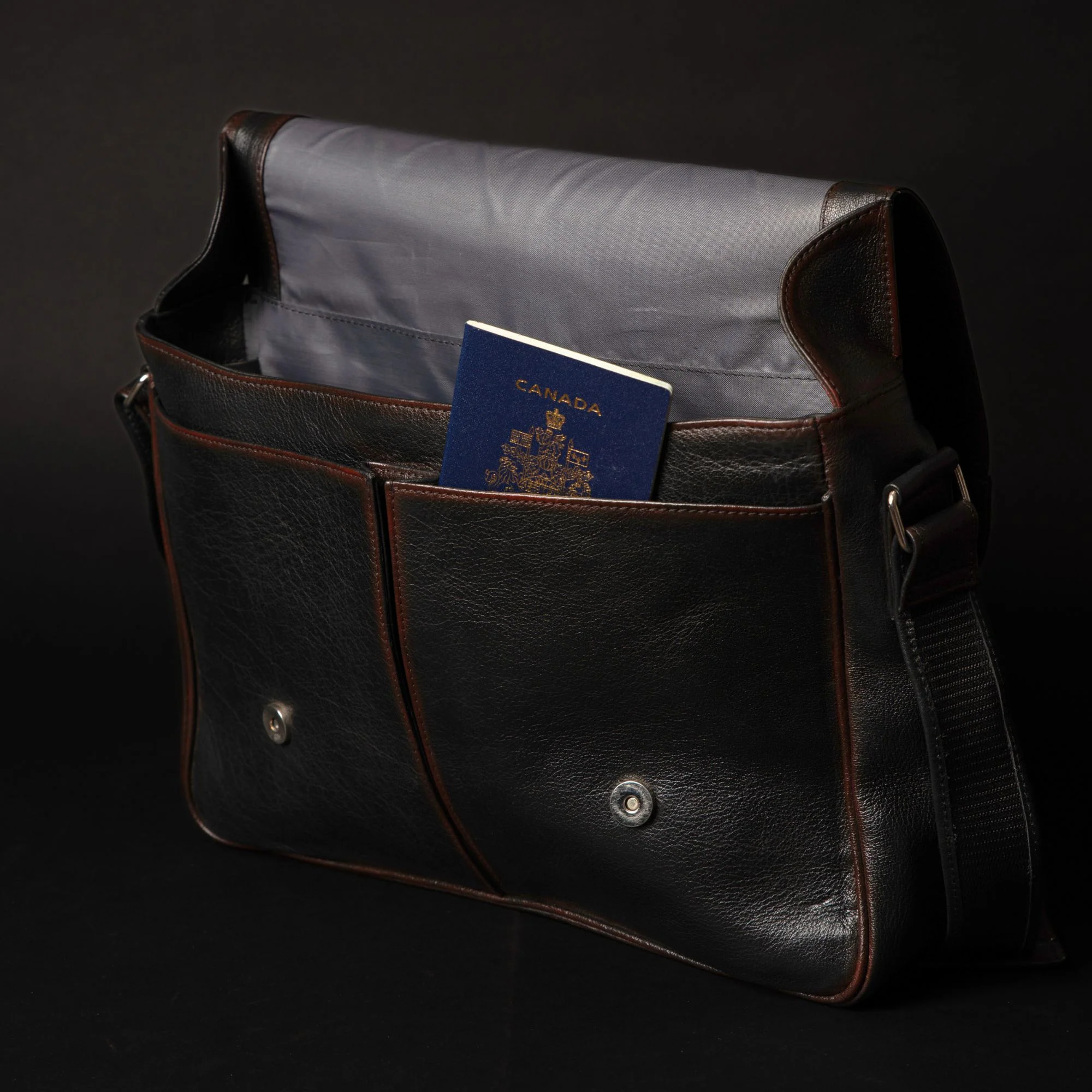 Lisbon - Vintage Black Full-Grain Leather Laptop Bag - Image 3