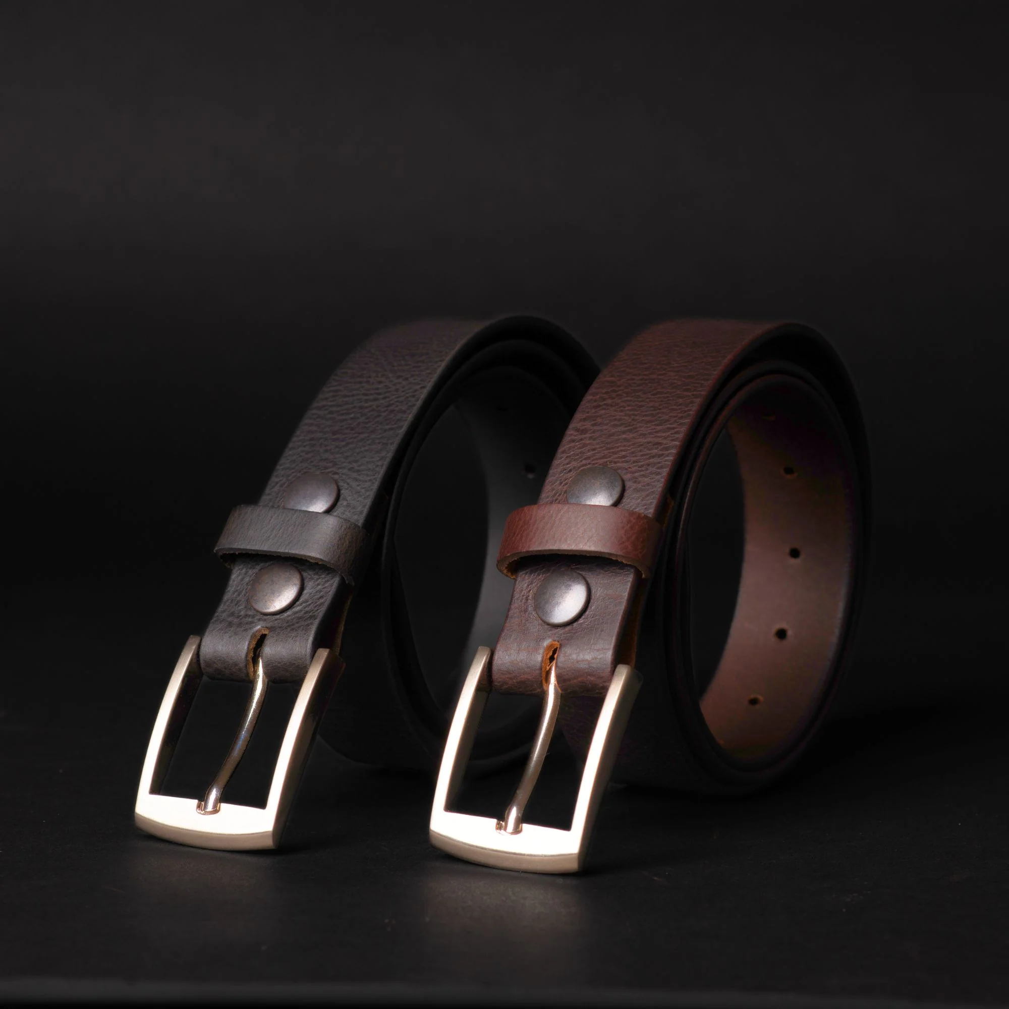 The Crest Belt - Slim Black 35mm 100% Full-Grain Leather Belt - Image 4