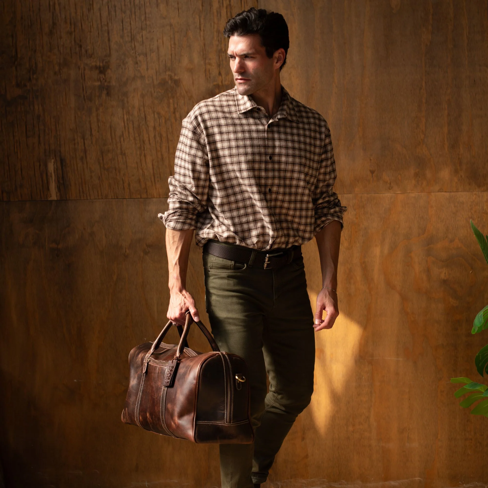 The Wayfarer Bag - Brown Classic Full-Grain Leather Duffle Bag - Image 4