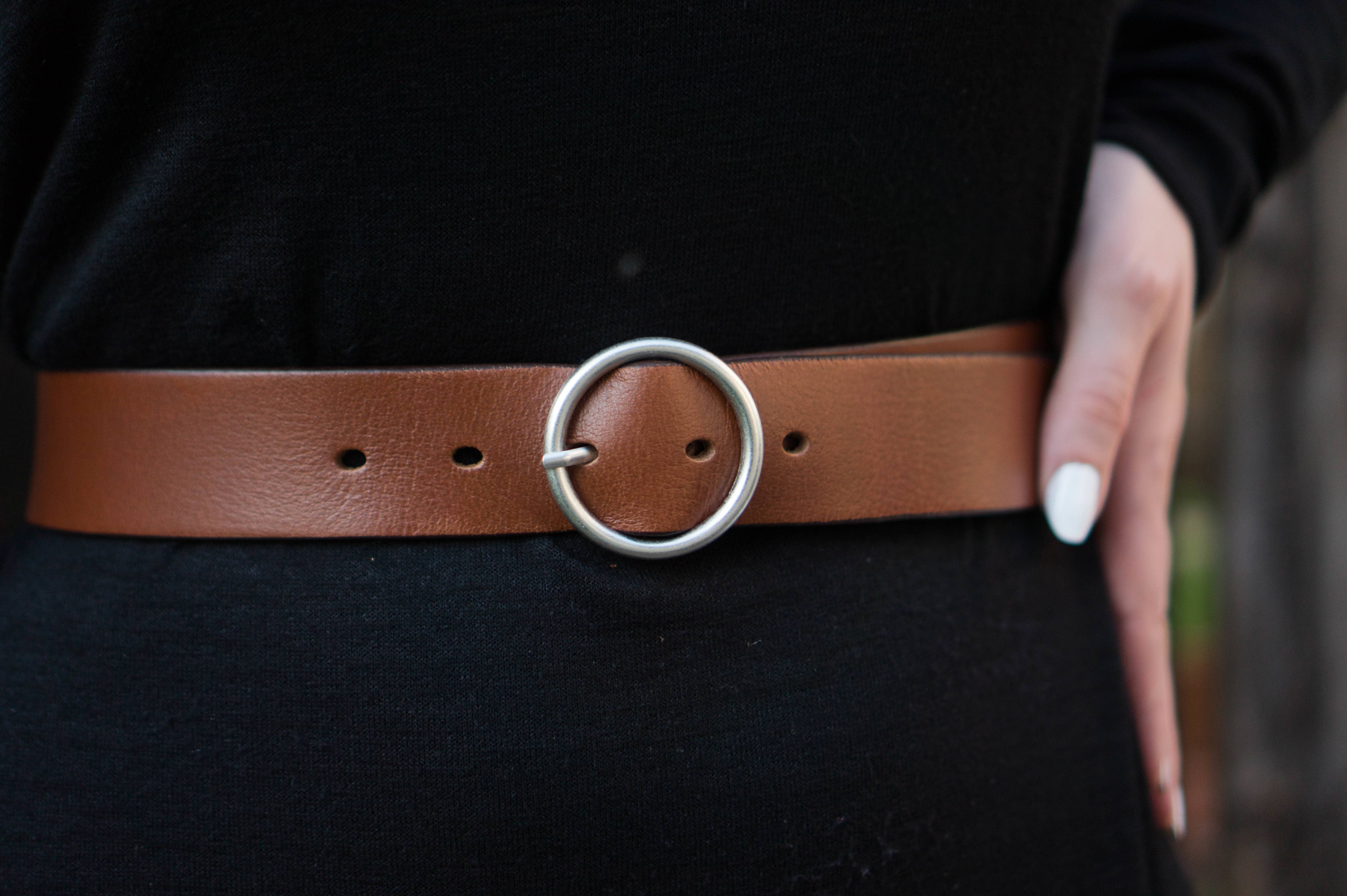 Sempre - Cognac Vachetta Leather Waist Belt with Circular Buckle - Made in Canada - Image 7